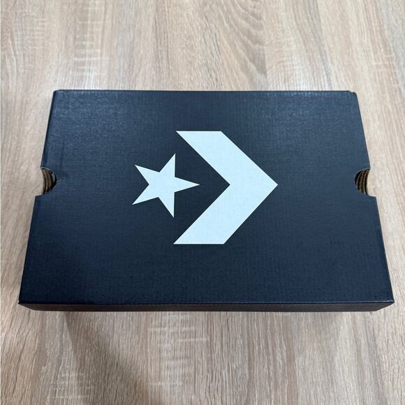 NIB • Chuck Taylor All Star Lift Platform Canvas Size: 7.5 - Picture 2 of 5